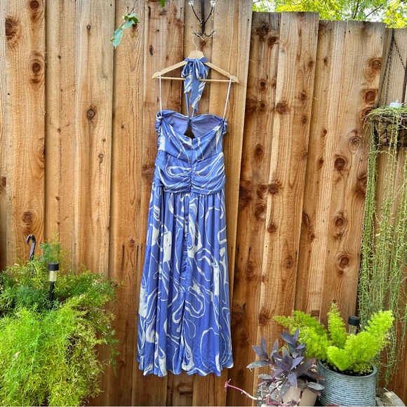 🌿 Periwinkle Abstract Print Satin Halter Cut-Out Maxi Dress 🌿 - Picture 8 of 11